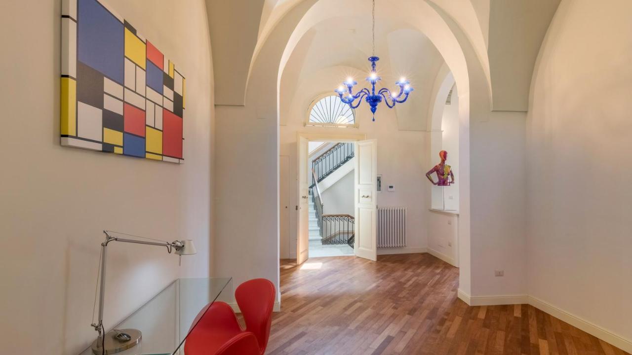 Appartement Palazzo Acquaviva - Il Giardino Sospeso à Lecce Extérieur photo